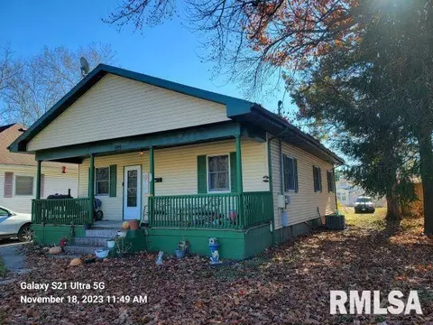 409 E 9th St, Johnston City, IL 62951 photo 3