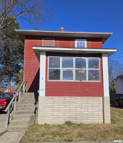 204 E Dayton St, Harrisburg, IL 62946