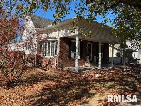 425 S 16th St, Herrin, IL 62948