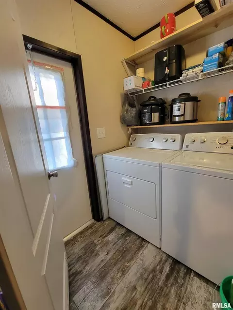 323 S Sycamore St, Flora, IL 62839 photo 17