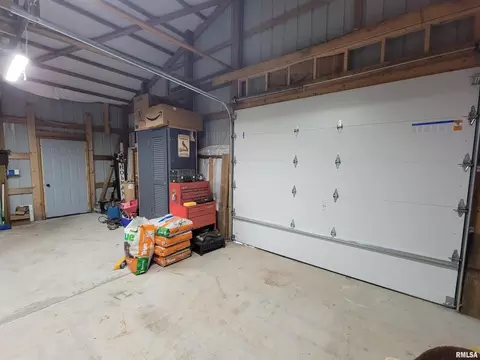 323 S Sycamore St, Flora, IL 62839 photo 38