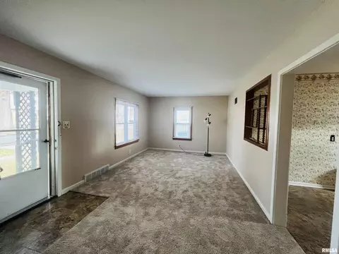 607 E 7th St, Centralia, IL 62801 photo 2
