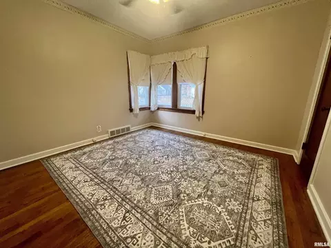 607 E 7th St, Centralia, IL 62801 photo 7