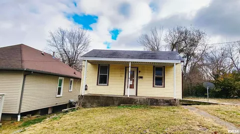 304 South St, Anna, IL 62906
