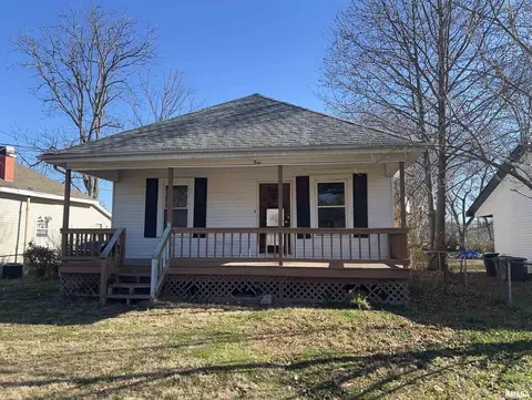 1303 N Van Buren St, Marion, IL 62959