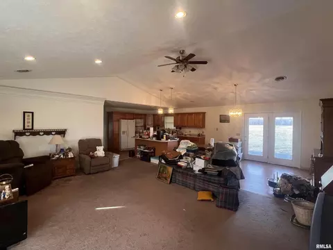 16888 Heatherbrook Ln, Marion, IL 62959 photo 2