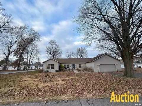1304 W Malden St, Marion, IL 62959