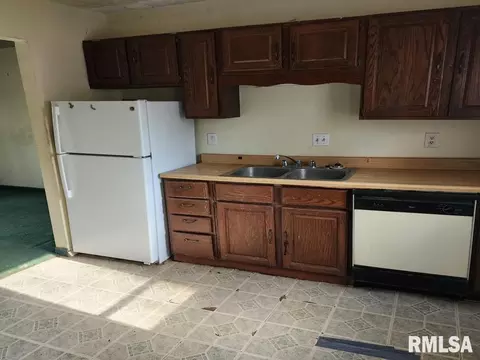 703 Brickyard Rd, Mount Vernon, IL 62864 photo 5