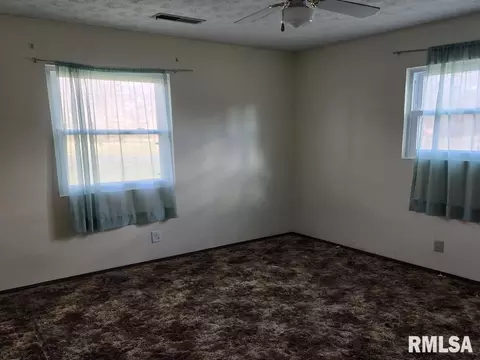 703 Brickyard Rd, Mount Vernon, IL 62864 photo 9