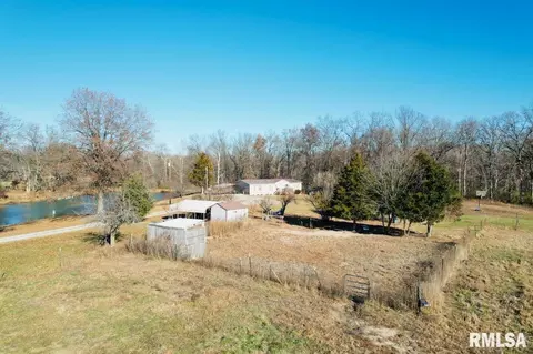 5339 E Dix Irvington Rd, Walnut Hill, IL 62893 photo 2