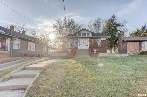 811 N 12th St, Mount Vernon, IL 62864