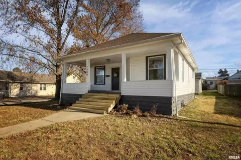 1200 S 14th St, Herrin, IL 62948
