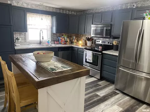 1102 Grayson St, Benton, IL 62812 photo 10