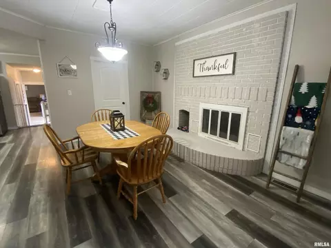 1102 Grayson St, Benton, IL 62812 photo 8