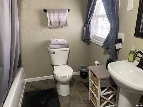1102 Grayson St, Benton, IL 62812 photo 16
