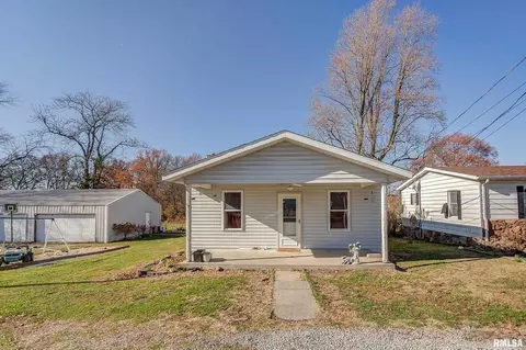 1125 S Vine St, Tilden, IL 62292