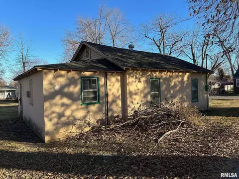 1007 E Ruth St, Benton, IL 62812 photo 6