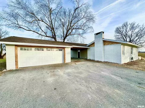 1267 County Road 1500 N, Carmi, IL 62821