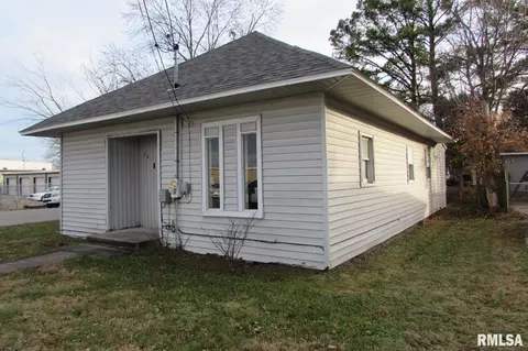 301 W Willow St, Carbondale, IL 62901