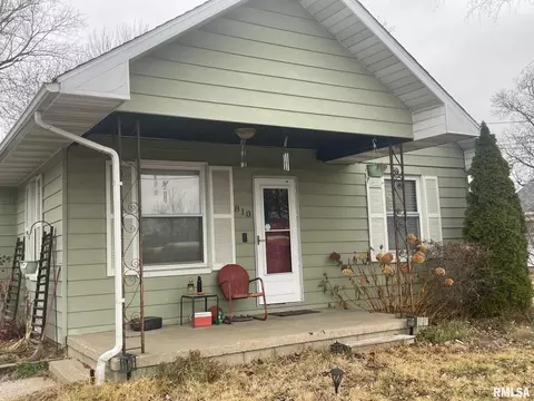 810 N Carico St, Carbondale, IL 62901