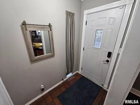 1601 Pace Ave, Mount Vernon, IL 62864 photo 2