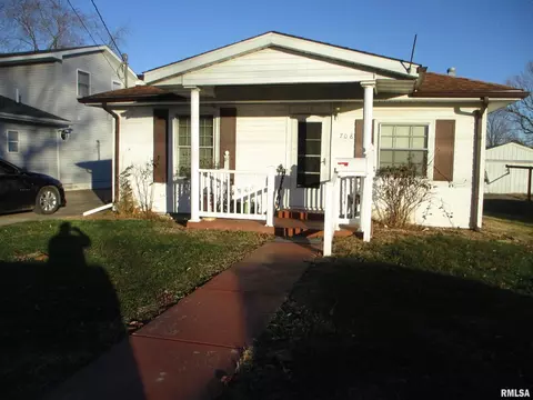 708 S Jesse St, Christopher, IL 62822