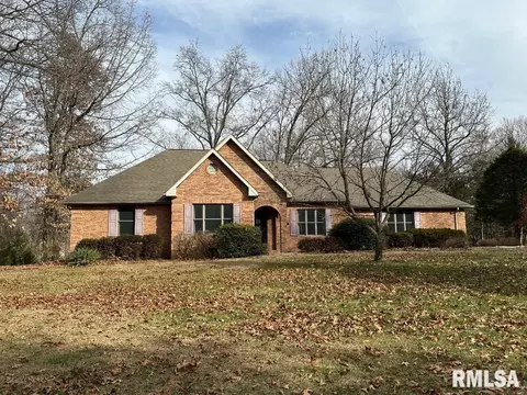 1150 Grand Oak Dr, Carbondale, IL 62901