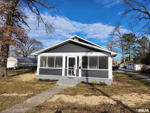 903 E Webster St, Benton, IL 62812 photo 20