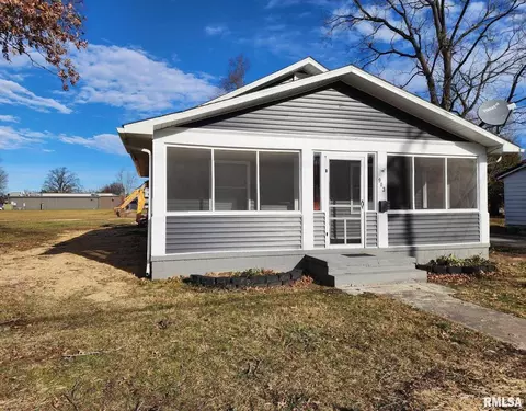 903 E Webster St, Benton, IL 62812 photo 3