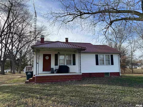 401 Penfield St, Odin, IL 62870