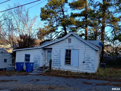 402 E Chestnut St, Anna, IL 62906