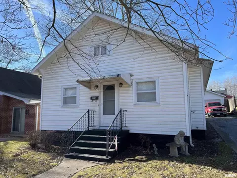 2109 Saline Ave, Eldorado, IL 62930 photo 3