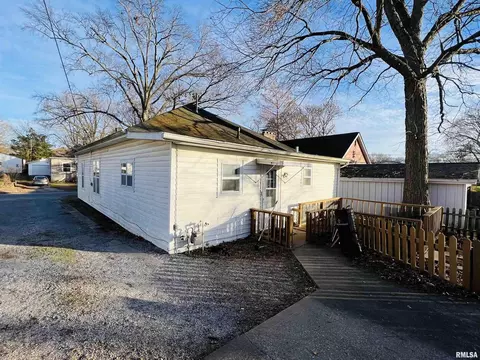 2109 Saline Ave, Eldorado, IL 62930 photo 5