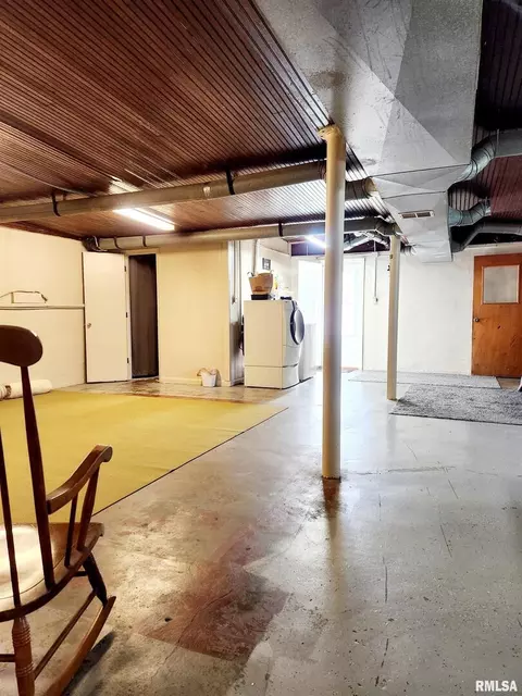 301 E Chicago Ave, Orient, IL 62874 photo 23