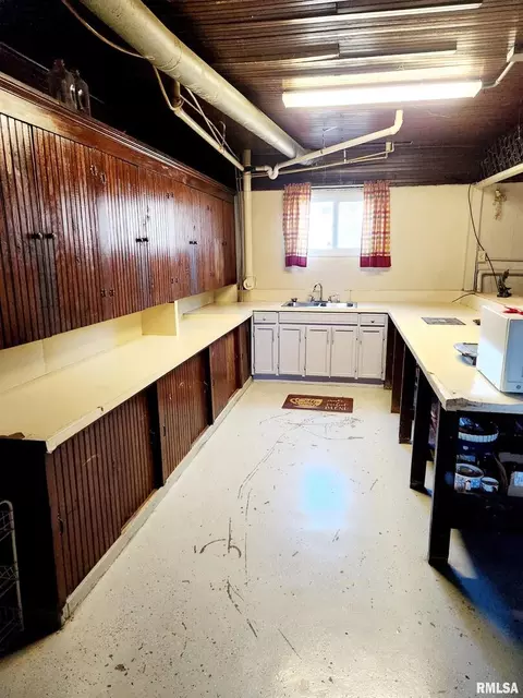 301 E Chicago Ave, Orient, IL 62874 photo 21