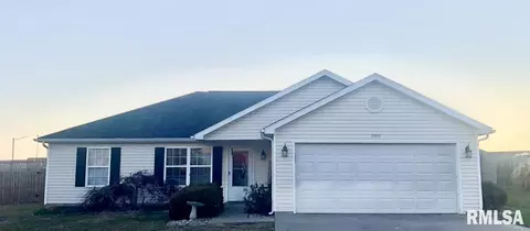 1511 Hawkeye Ct, Carterville, IL 62918