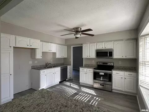 1620 Midway, Herrin, IL 62948 photo 8