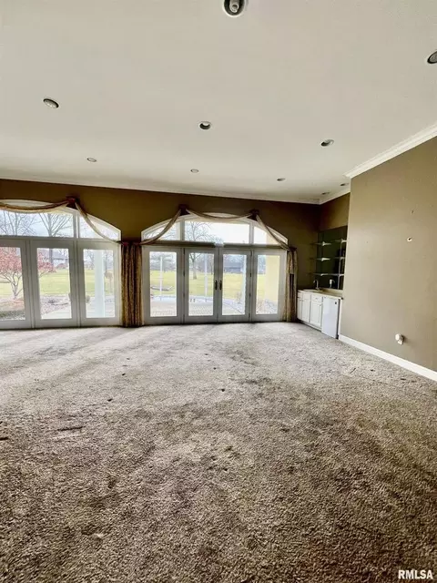 8 Orchard Dr, Centralia, IL 62801 photo 7