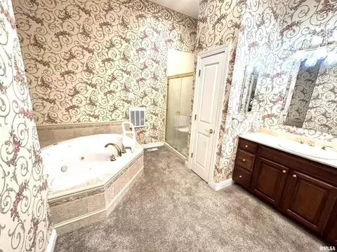 8 Orchard Dr, Centralia, IL 62801 photo 17