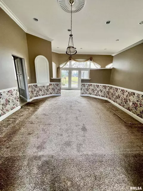 8 Orchard Dr, Centralia, IL 62801 photo 5