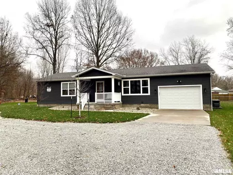 1360 Pershing Rd, West Frankfort, IL 62896