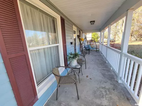 619 N Olive St, Flora, IL 62839 photo 6