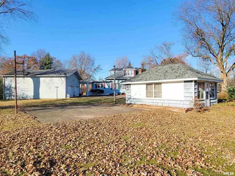 619 N Olive St, Flora, IL 62839 photo 76