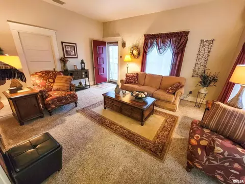 619 N Olive St, Flora, IL 62839 photo 10