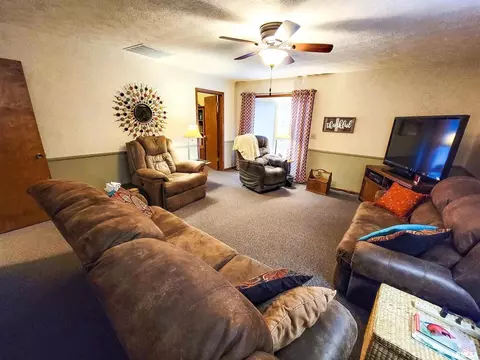 619 N Olive St, Flora, IL 62839 photo 49