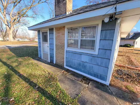 619 N Olive St, Flora, IL 62839 photo 72
