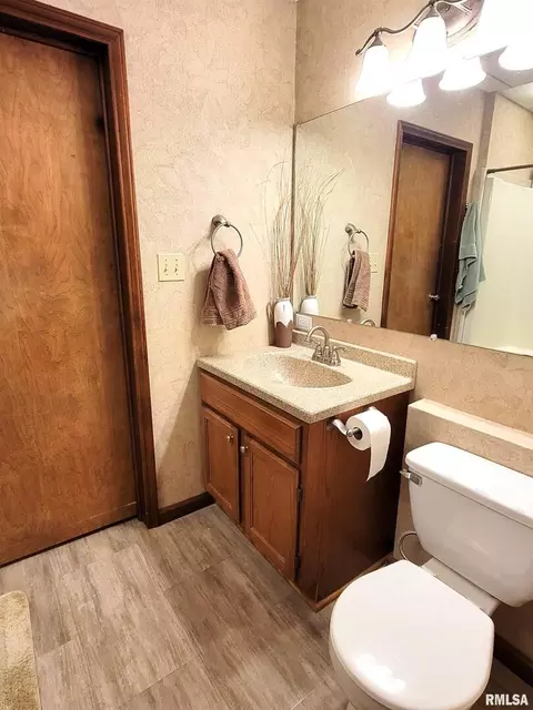 619 N Olive St, Flora, IL 62839 photo 26