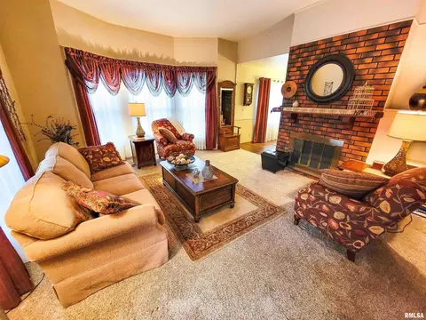 619 N Olive St, Flora, IL 62839 photo 11