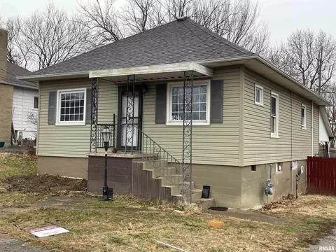 1407 Barham St, Johnston City, IL 62951