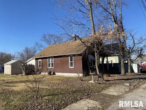 205 S Douglas St, West Frankfort, IL 62896